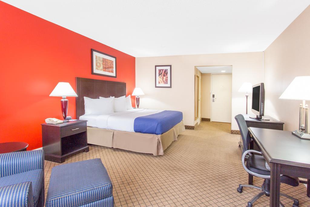 Baymont By Wyndham Fayetteville Fort Bragg Area Kültér fotó
