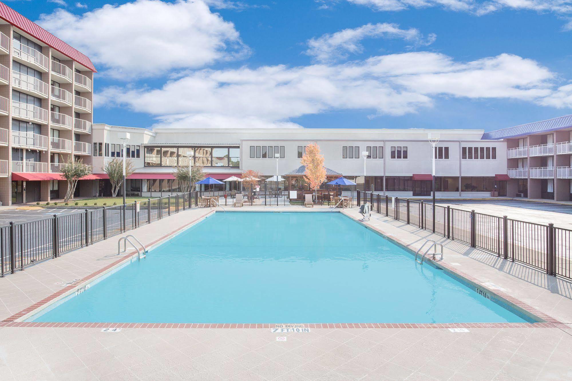 Baymont By Wyndham Fayetteville Fort Bragg Area Kültér fotó