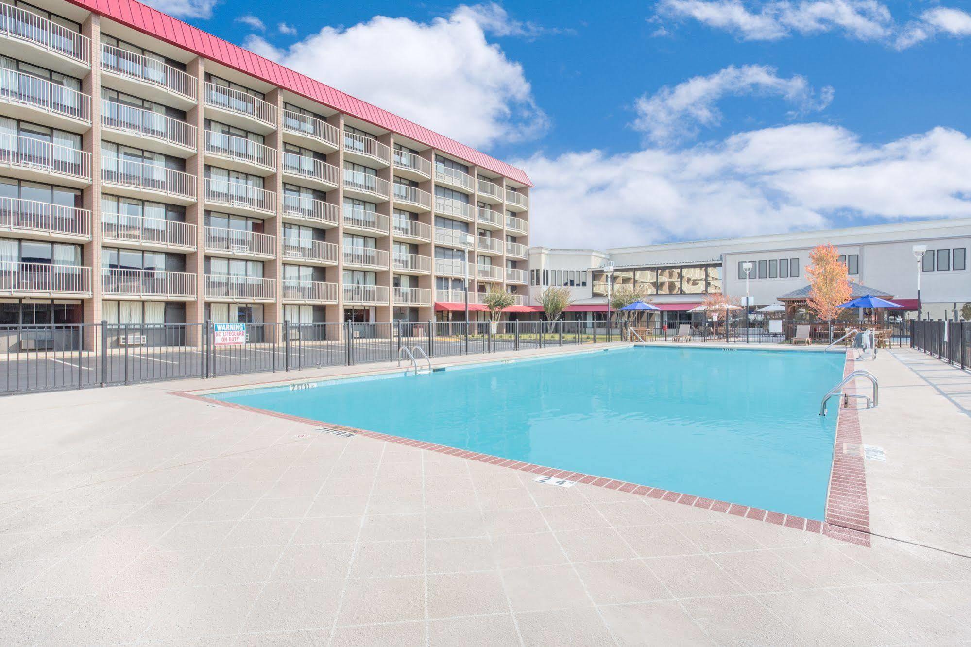 Baymont By Wyndham Fayetteville Fort Bragg Area Kültér fotó